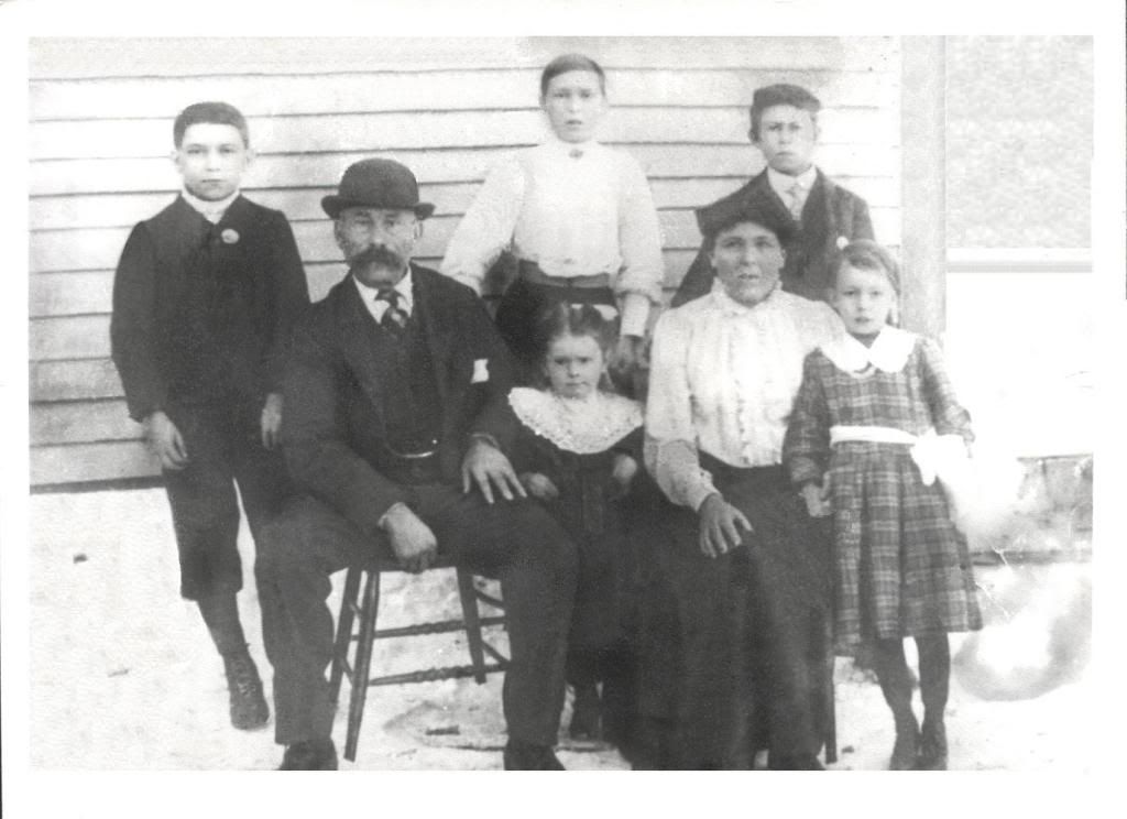 IMAGE: http://i693.photobucket.com/albums/vv291/hb96tuner/old.jpg