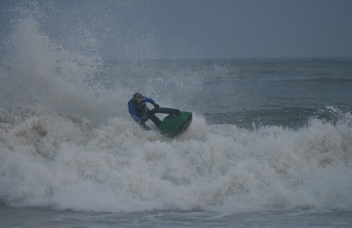 surf9-2-10beforehurricaneearl106copy.jpg