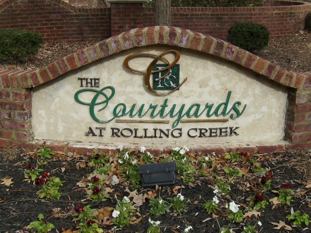 Entrance to Courtyards at Rolling Creek