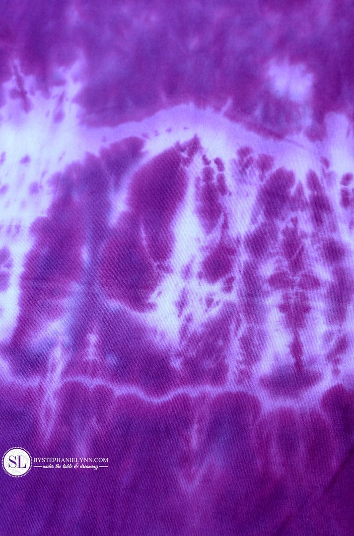 Center Knot Tie Dye Pattern
