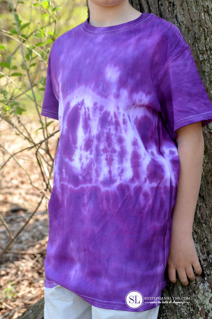 How to Tie Dye a Center Knot Pattern