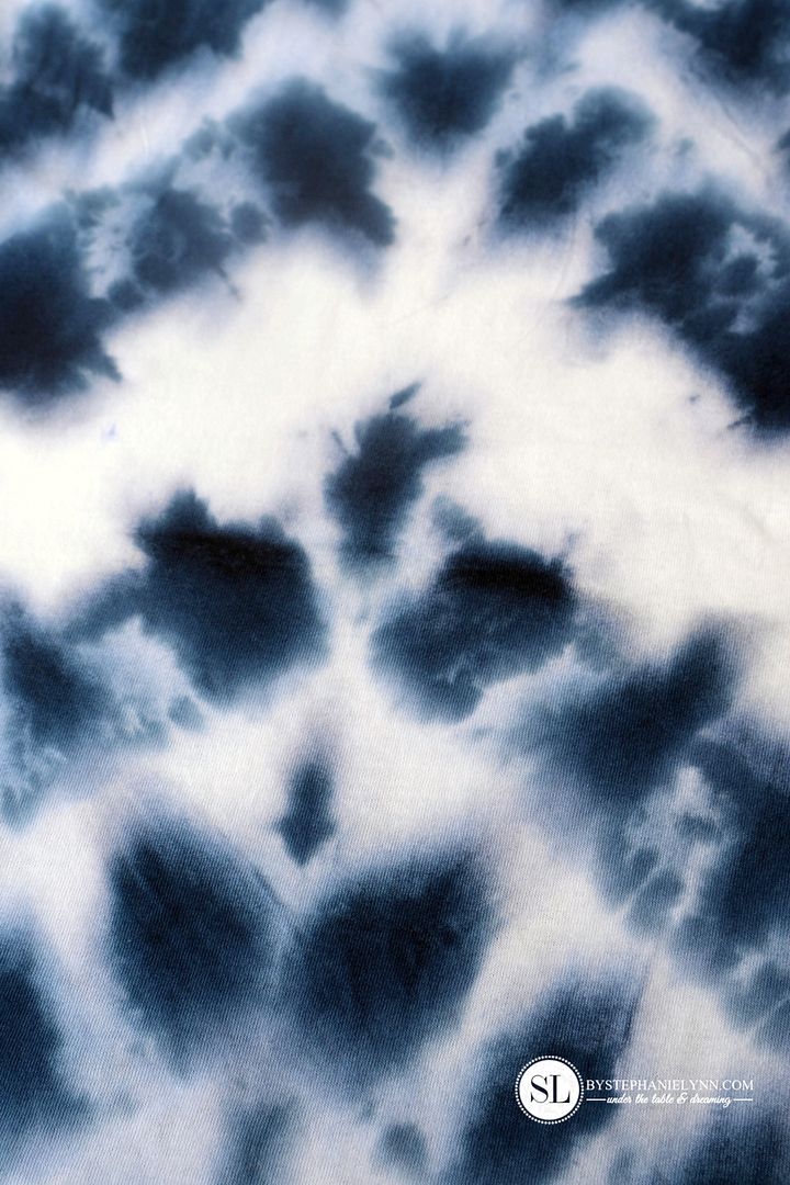 Inverted V Tie Dye Pattern