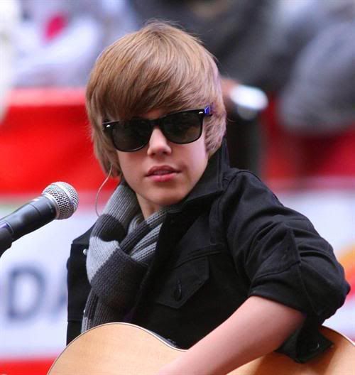 Justin_Bieber_performing_d7db.jpg Justin Bieber Icon