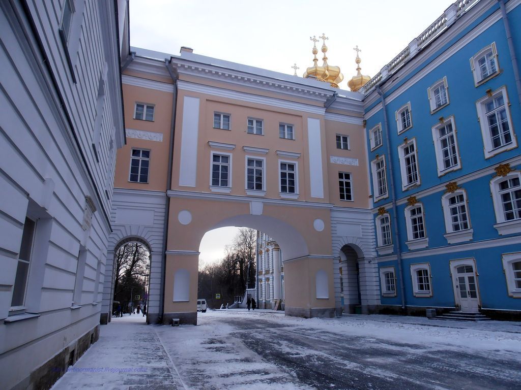 Переход между дворцом и лицеем