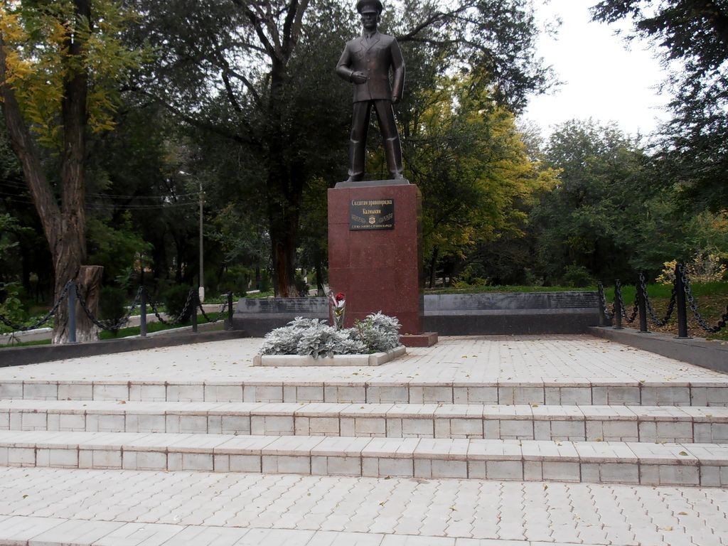Памятник милиционерам