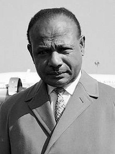 Николас Хюве - главный голландский папуас