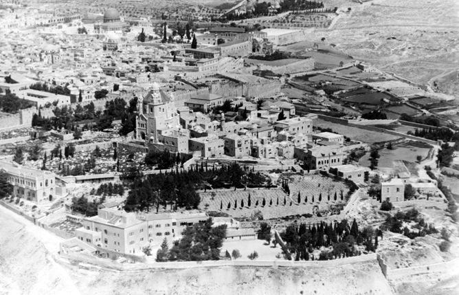 Иерусалим под крылом в 1929-м