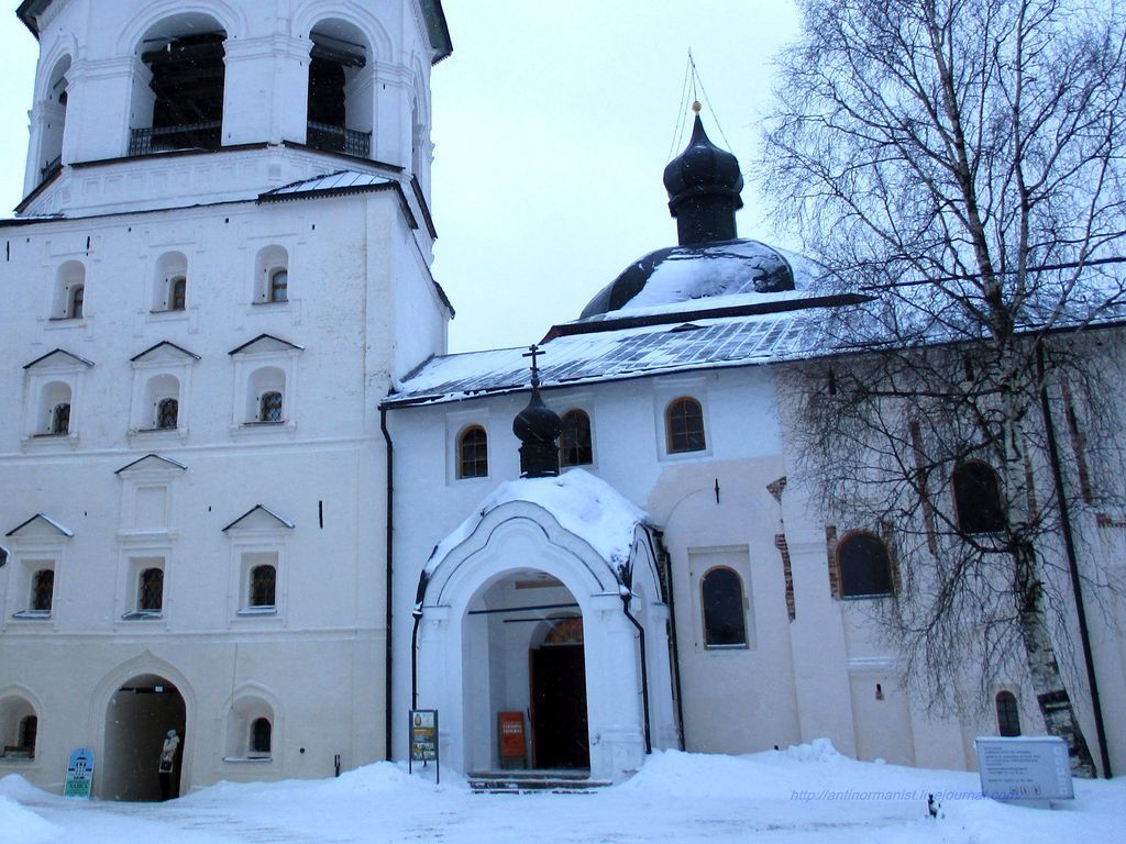 Введенская церковь с трапезной