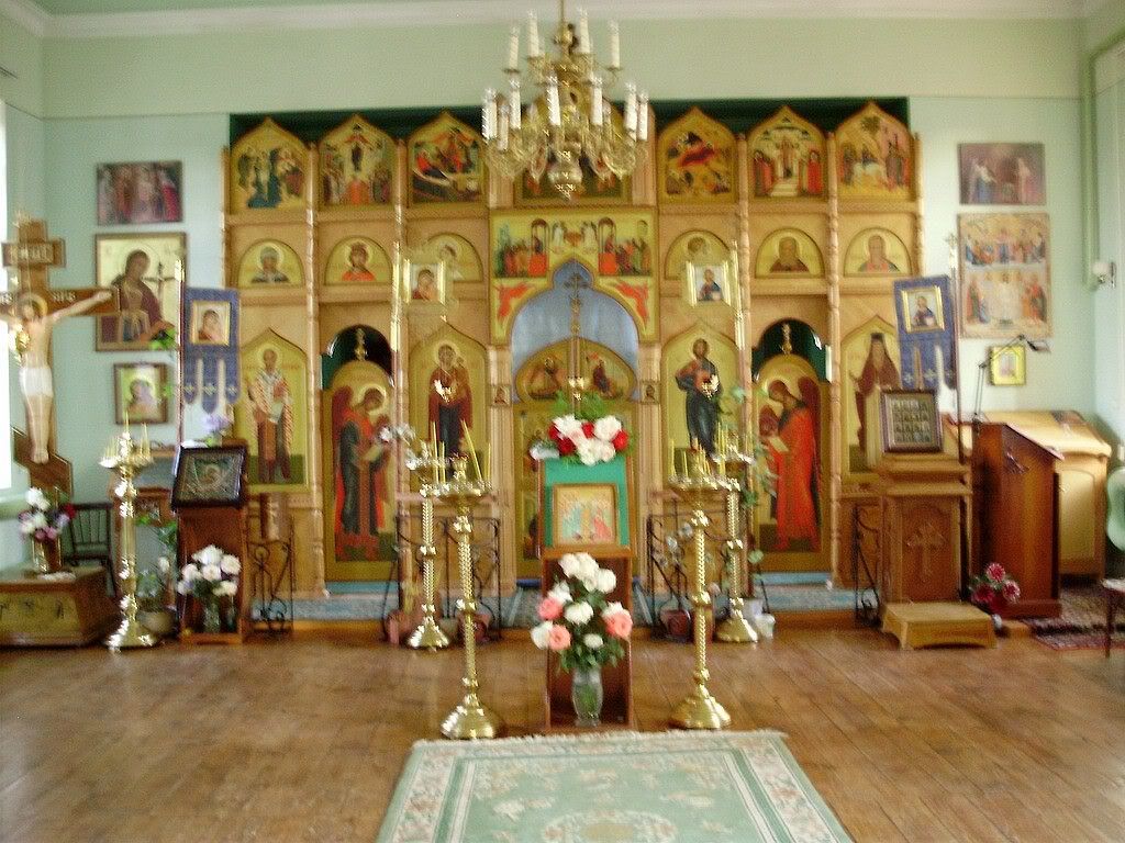 Внутри главного монастырского храма