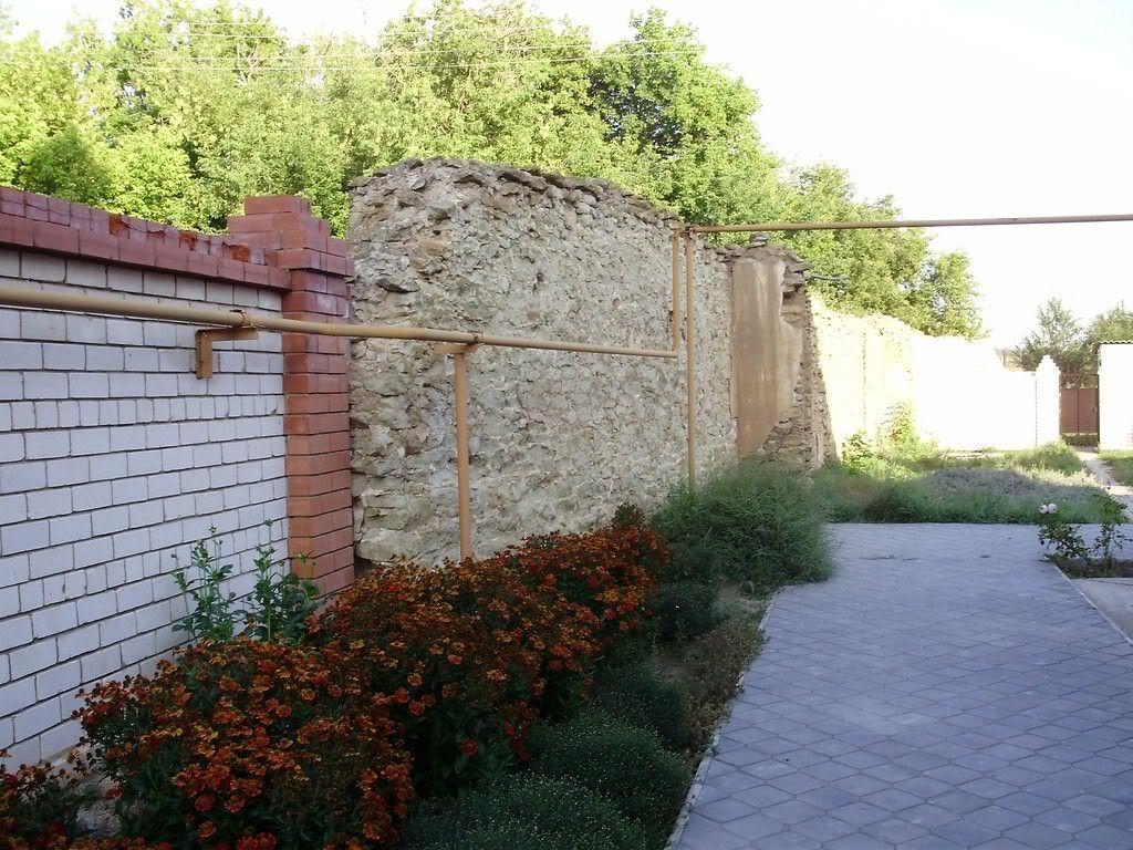 Кусочек старинной монастырской стены
