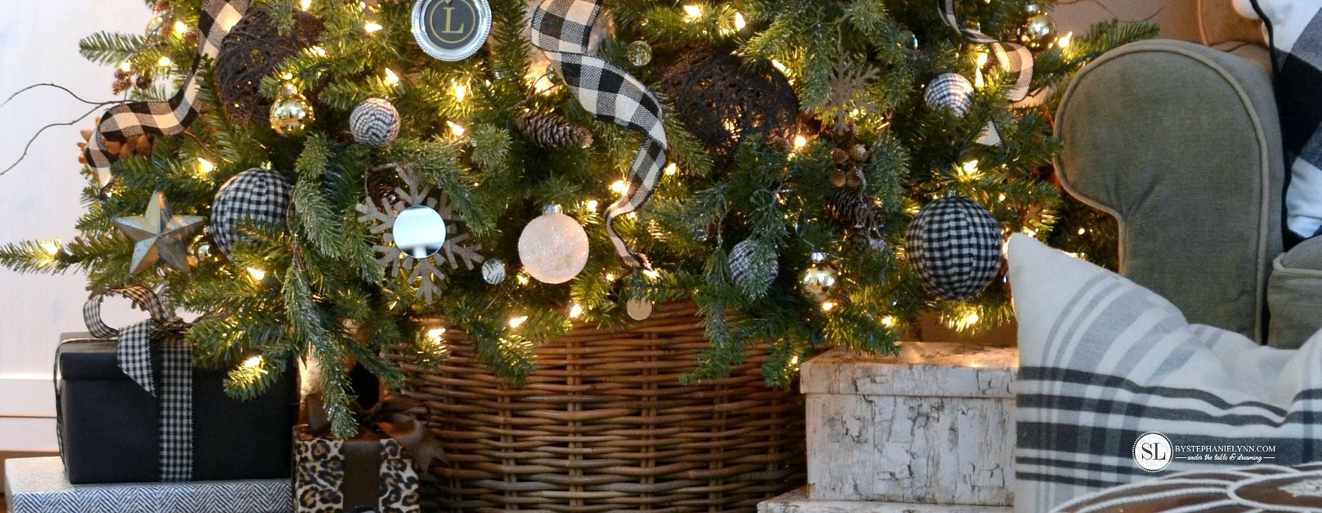 Black and White Plaid Buffalo Check Christmas Tree #michaelsmakers Dream Tree Challenge 