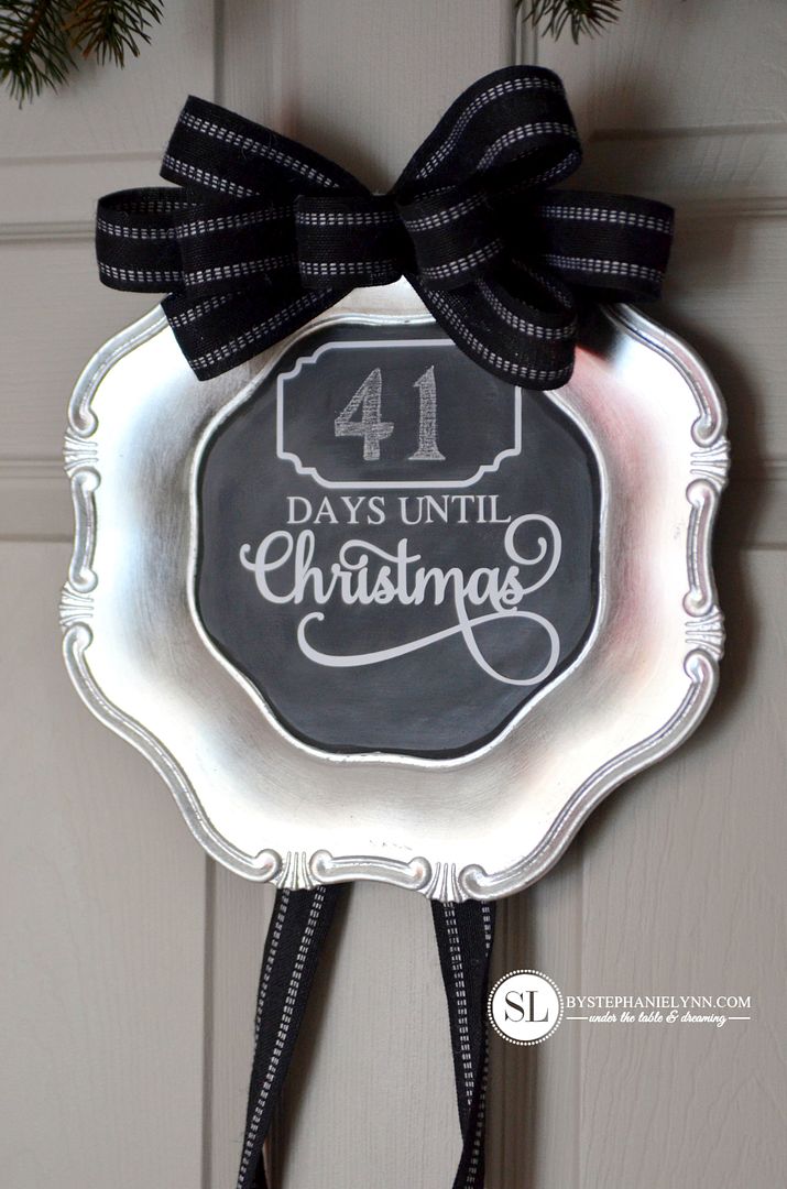 Chalkboard Christmas Countdown Charger #michaelsmakers #madewithmichaels