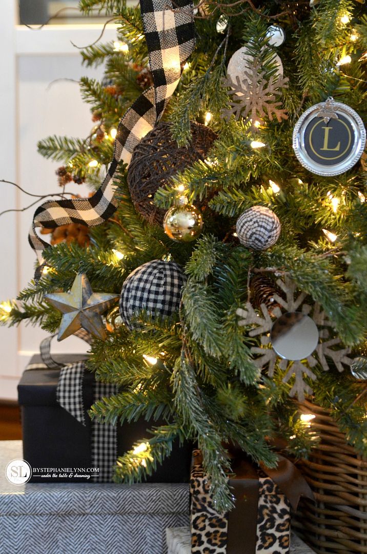 Christmas Tree Decorating Ideas #michaelsmakers 