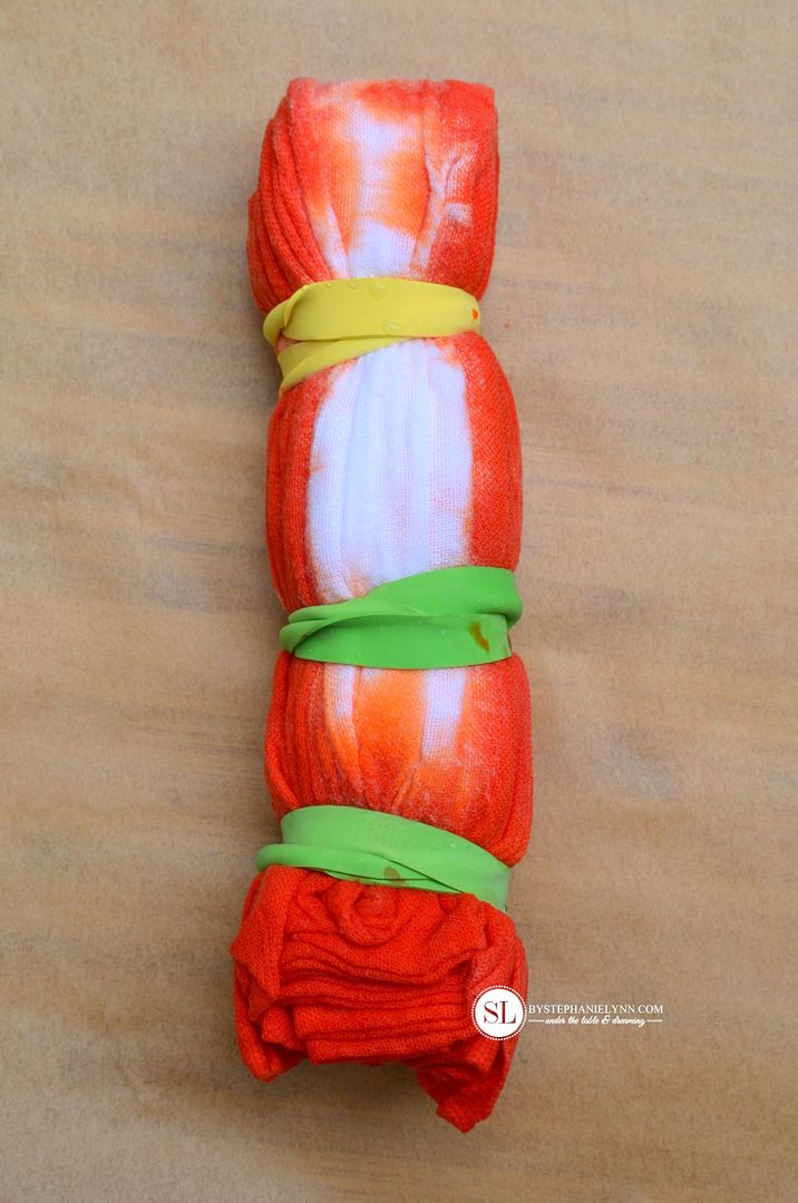 Folded Accordion Stripe Pattern Tie Dye Technique #tiedyeyoursummer #michaelsmakers 