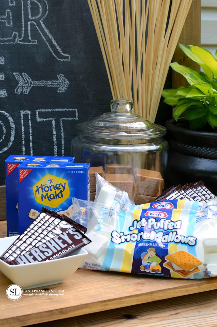 Outdoors S'mores Party Bar #letsmakesmores 