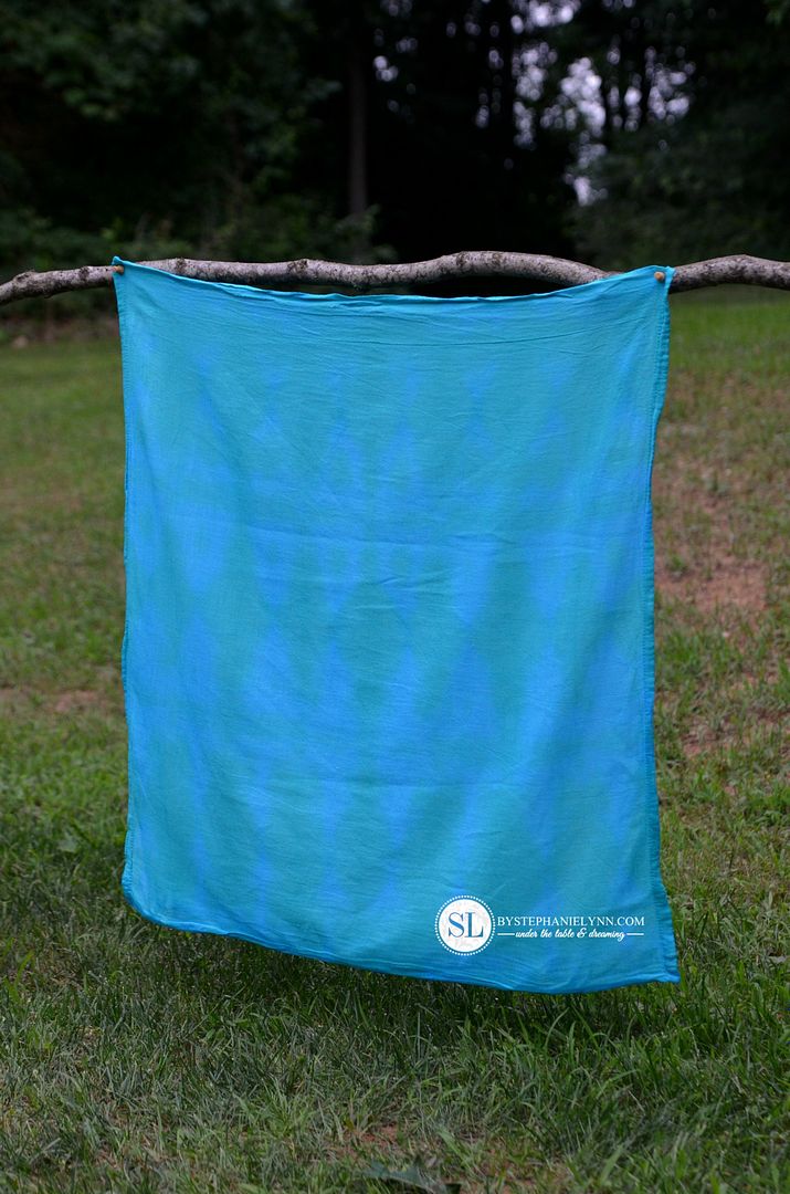 Simple Folded Pattern Tie Dye Technique #michaelsmakers #tiedyeyoursummer 