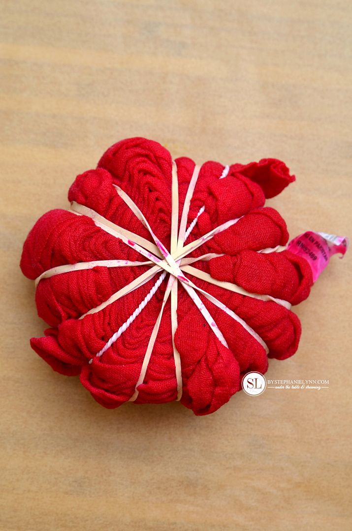 Spiral Folding Tie Dye Technique #tiedyeyoursummer #michaelsmakers 